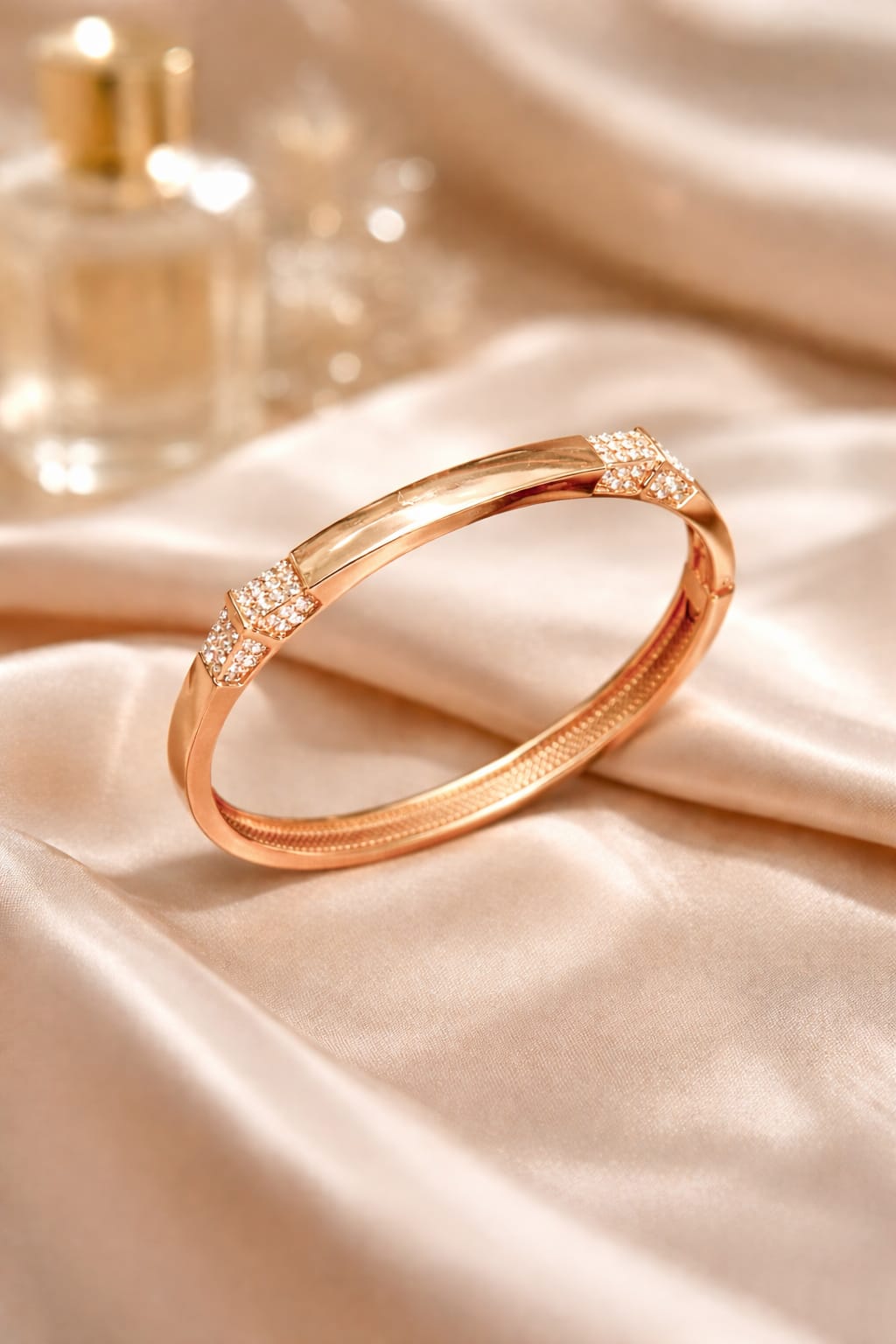 The Zenith Geometric Luxe Bangle – Gold