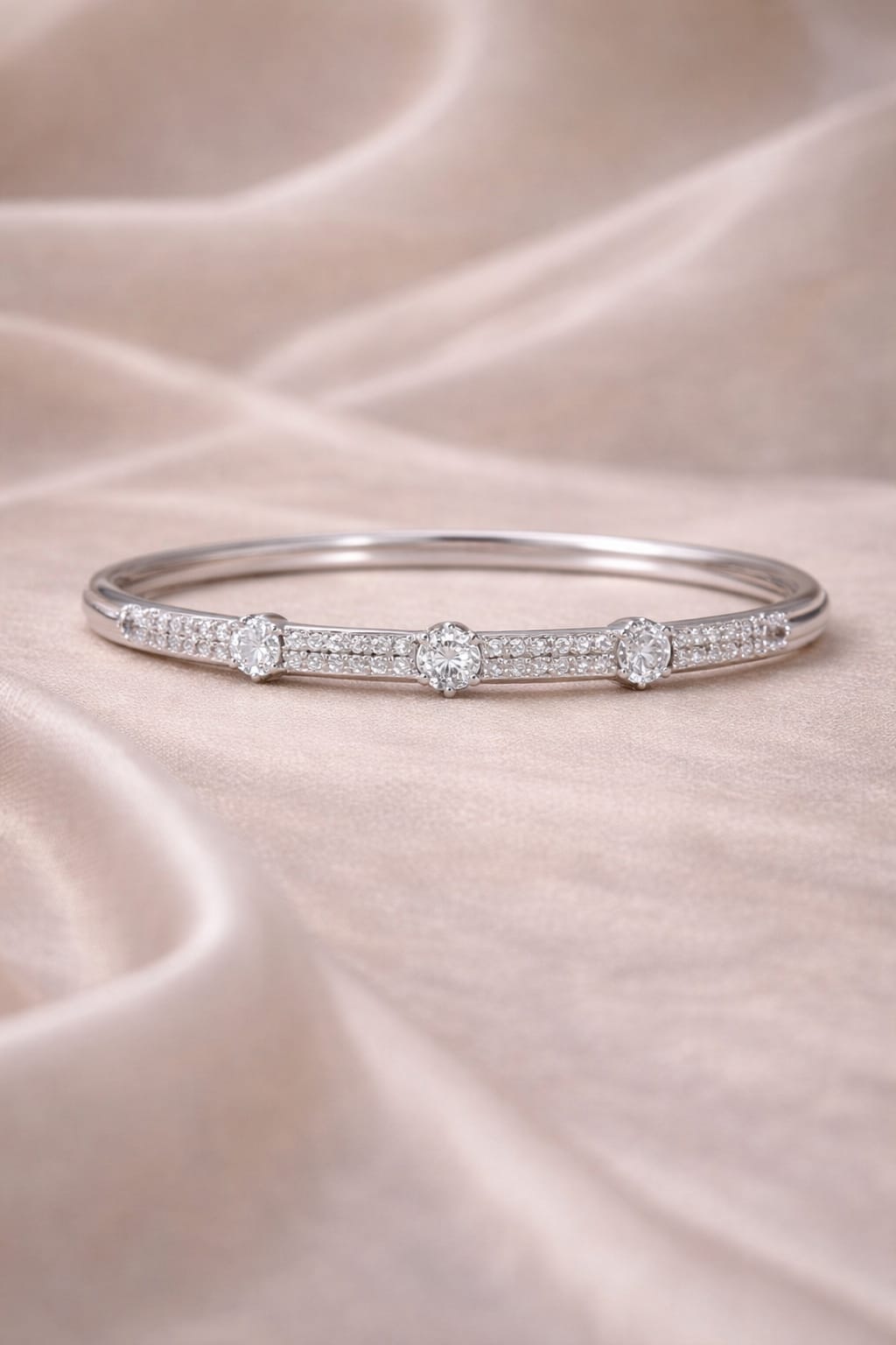 The Trinity Solitaire Pavé Bangle – Silver