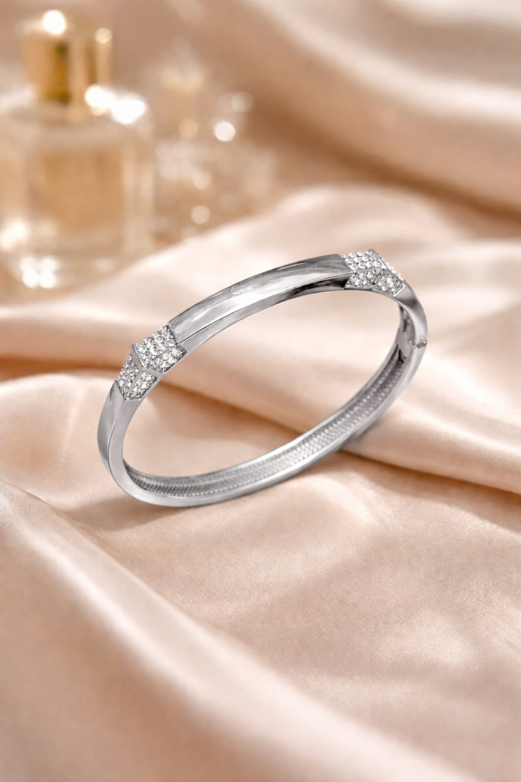 The Zenith Geometric Luxe Bangle – Silver