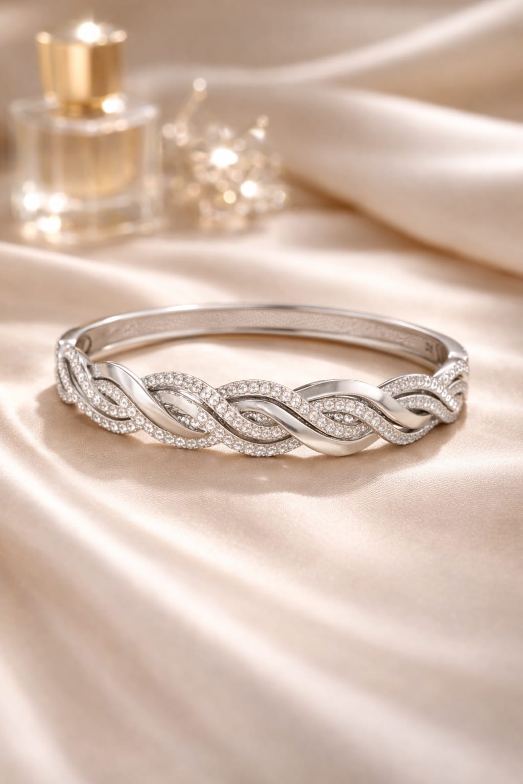 The Infinite Weave Premium Pavé Bangle – Silver